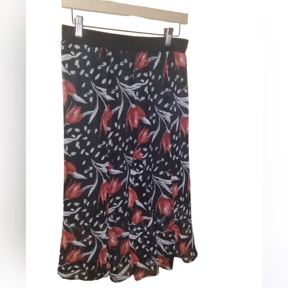 Lapis Black And White Skirt With Red Tulips Skirt Size Small